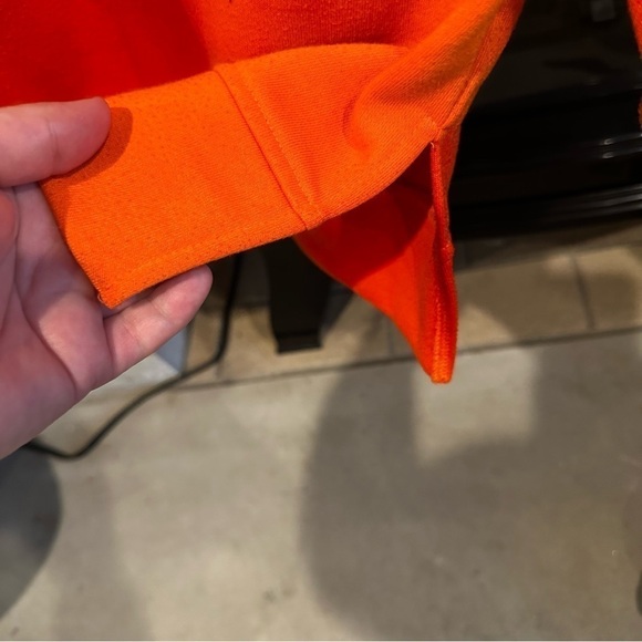 Color-Blocked Blue and Cream Crew Neck Sweater medium - Picture 2 of 5